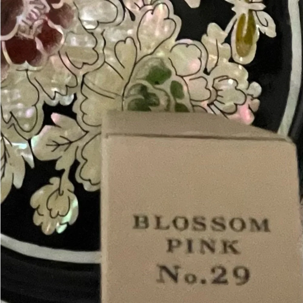 Burberry Kisses hydrating lipcolor *NEW*not opened #29 Blossom Pink - Picture 3 of 4